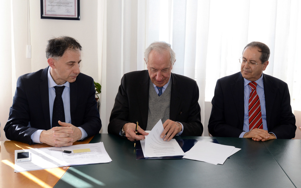 firma accordo DG Petralia Presidente Lorenzelli Ambasciatore Mestiri