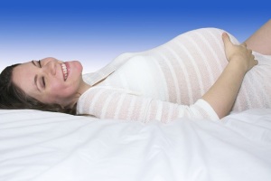 donna-lettino-incinta-gravidanza