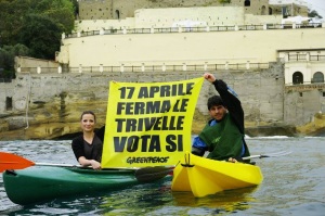 greenpeace-referendum-kayak-2016-2