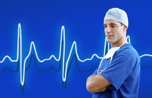 medico-elettrocardiogramma-cuore