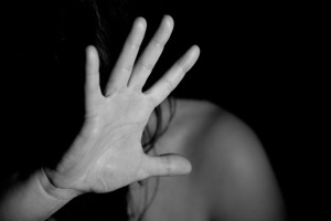 violenza-sulle-donne-mano