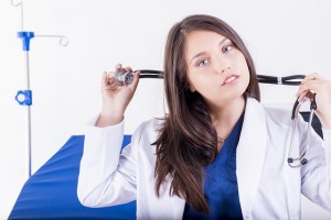 medico-donna-stetoscopio